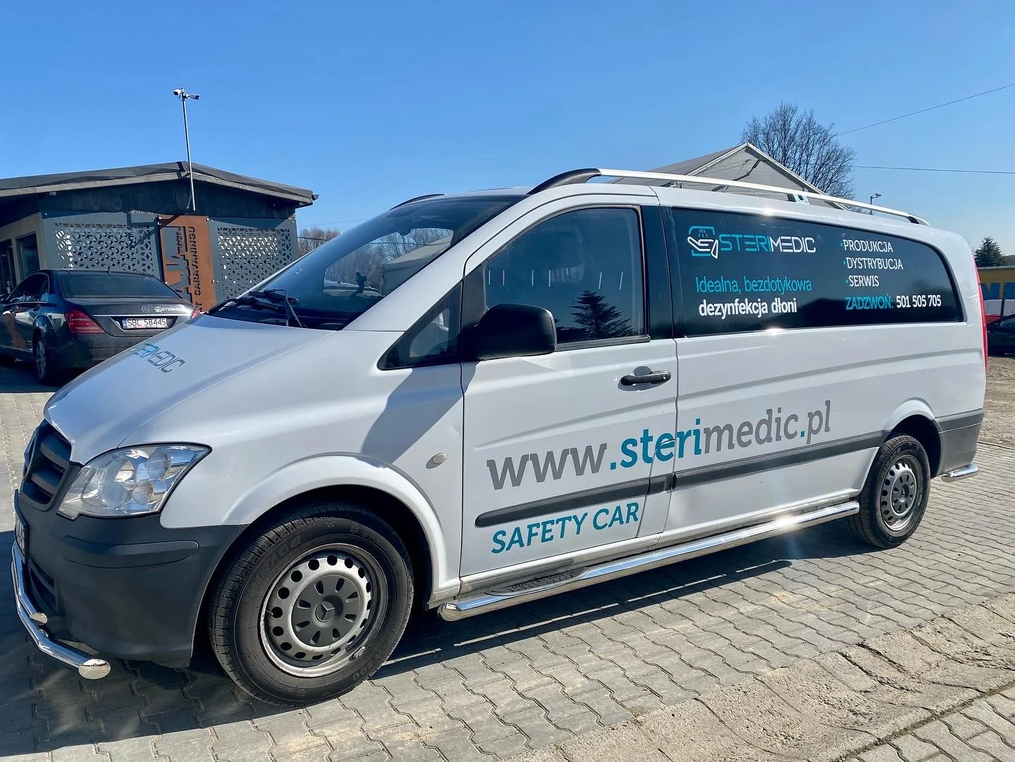 Servicefahrzeug des mobilen Sterimedic-Kundendienstes